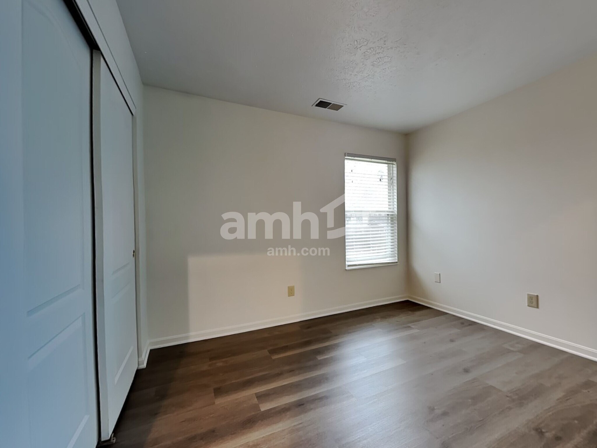 Building Photo - 1813 Willow Brook Ct
