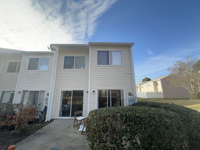 Building Photo - 3 bedroom / 1.5 bathroom. The Midlands