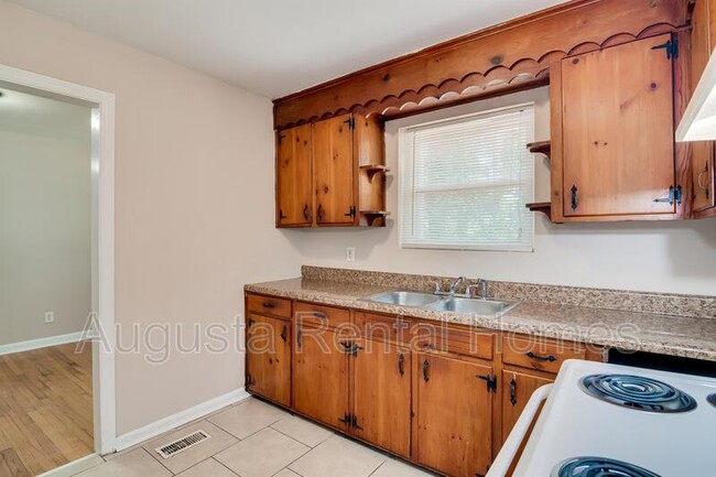 Building Photo - 2004 Shark Dr