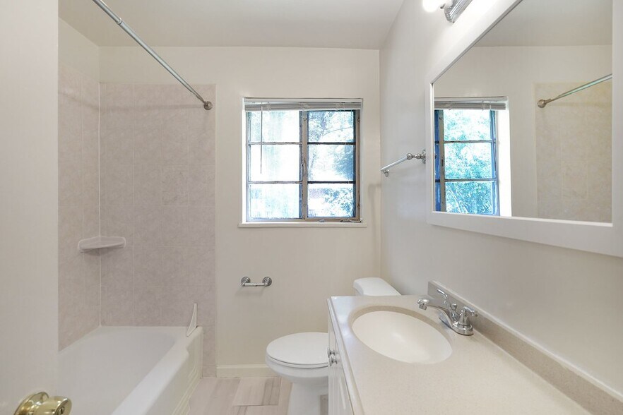 Building Photo - 5609 6th St S