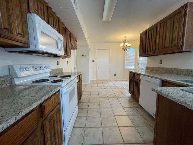 Building Photo - 4400 Odessa Dr