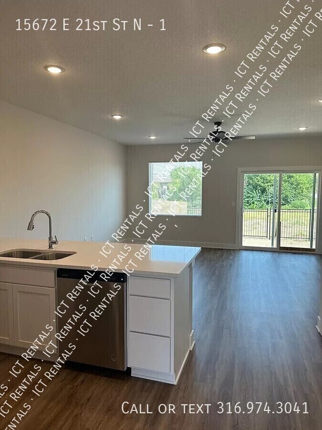 Building Photo - 15672 E 21st St N