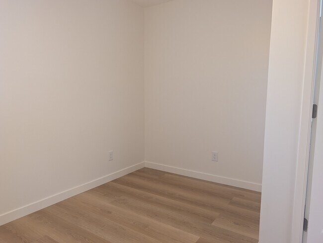 Building Photo - 2713 Clovis St