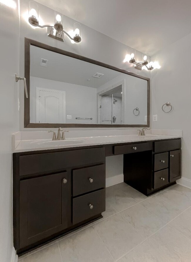 Building Photo - Sullivan Lane