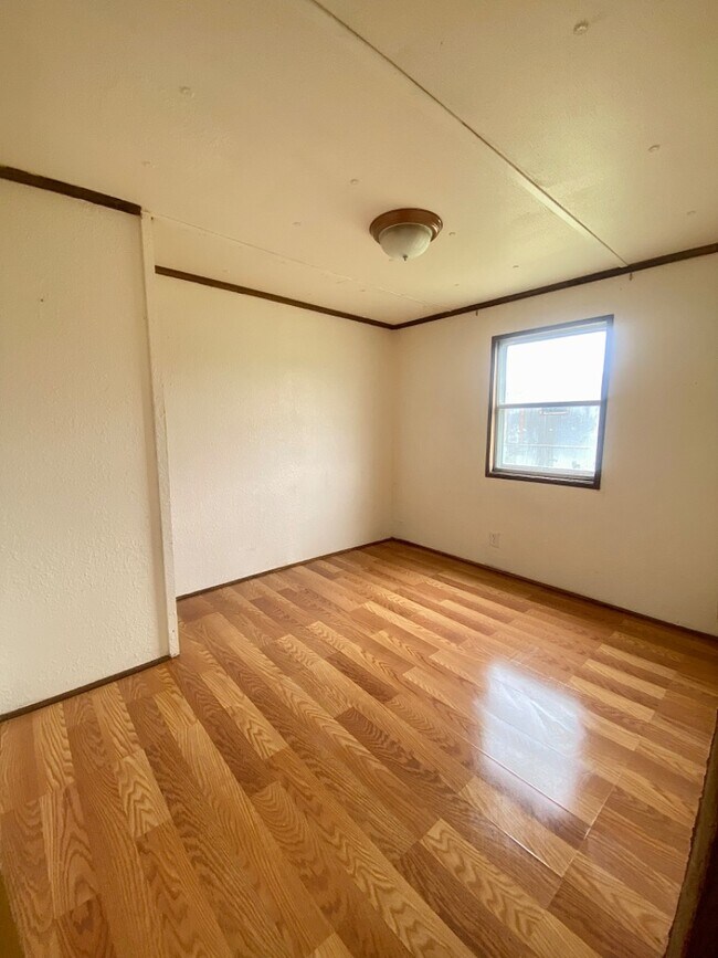 Building Photo - 150 Private Road 1610
