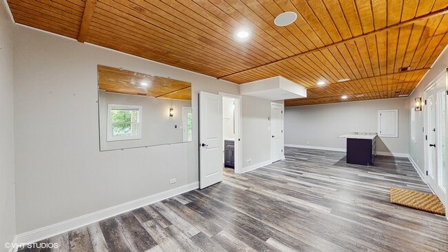 Building Photo - 137 Forest Ave