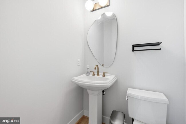 Building Photo - 5104 Randolph Rd