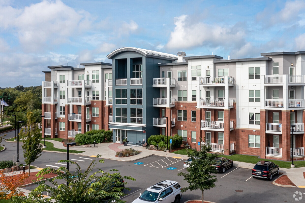 elevation apartments at crown colony quincy ma apartment finder