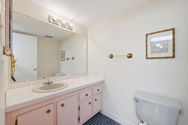 Building Photo - 4851 NW 21st St