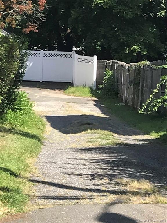 Building Photo - 42 Weed Hill Ave