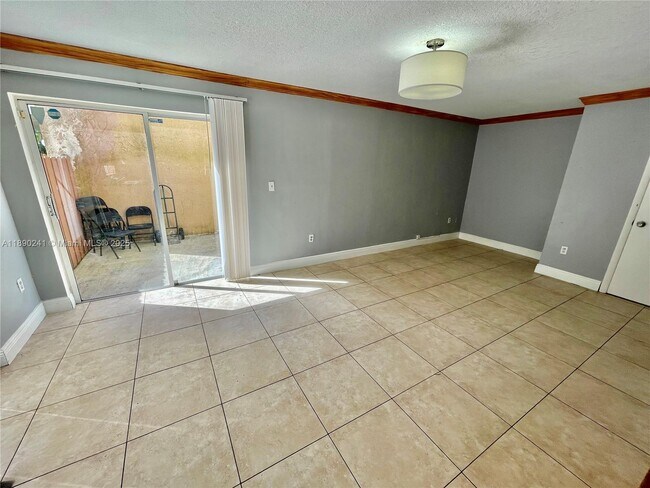 Building Photo - 10223 SW 156th Ave