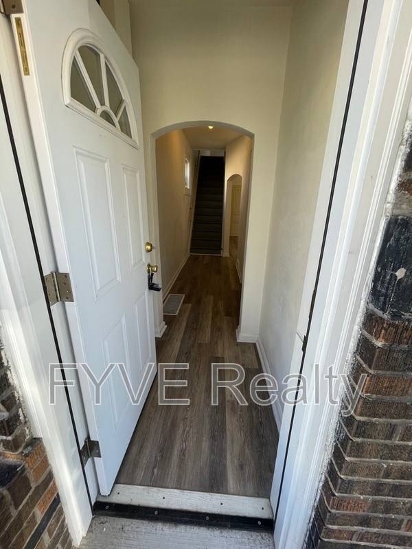 Building Photo - 489 Norton St