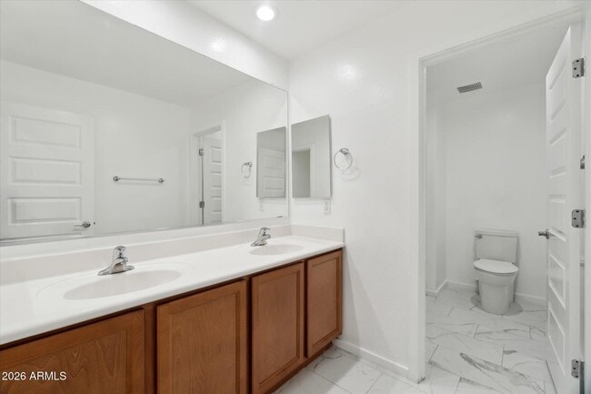 Building Photo - 37292 Yellowstone Dr
