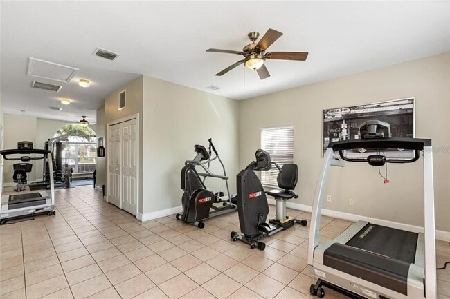 Building Photo - 1218 S Beach Cir