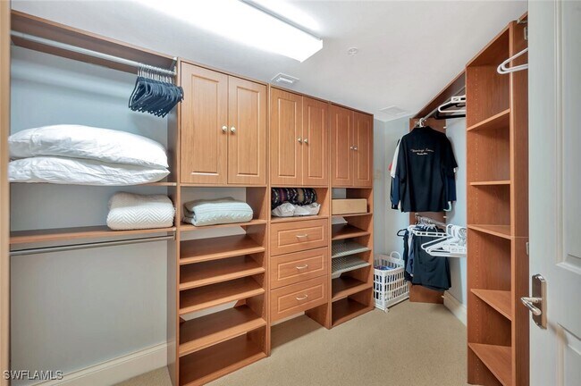 Building Photo - 325 3rd St S