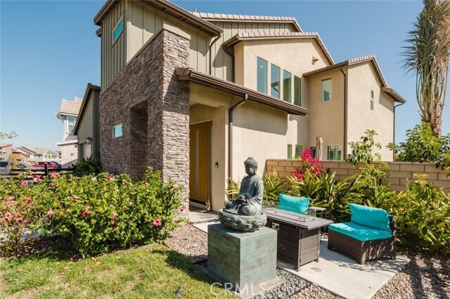 Building Photo - 11743 Canoga Ave