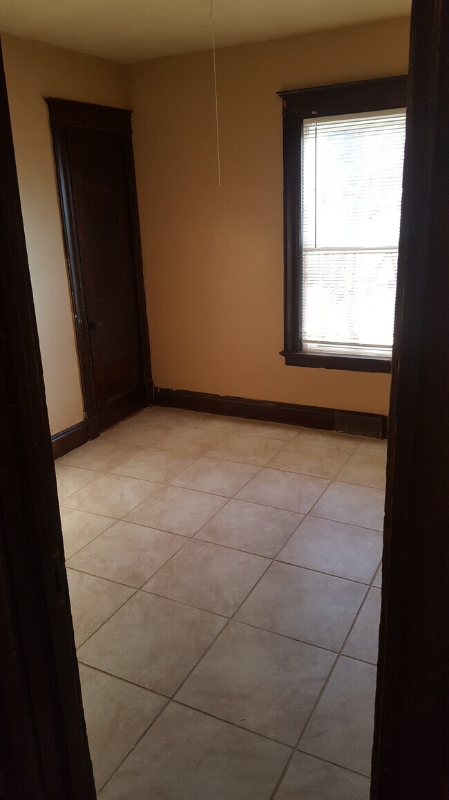 Building Photo - 459 9th St