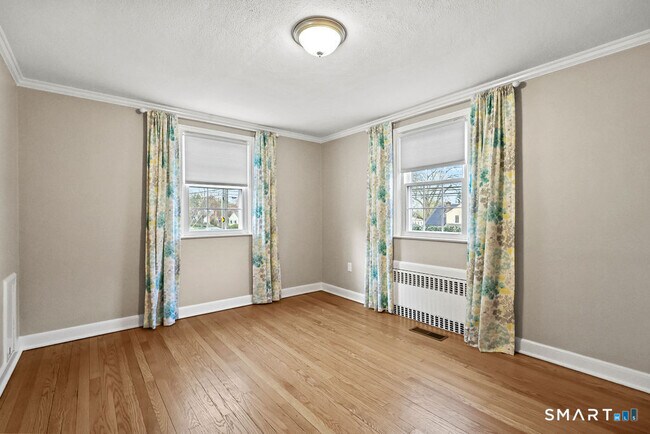 Building Photo - 575 S Main St