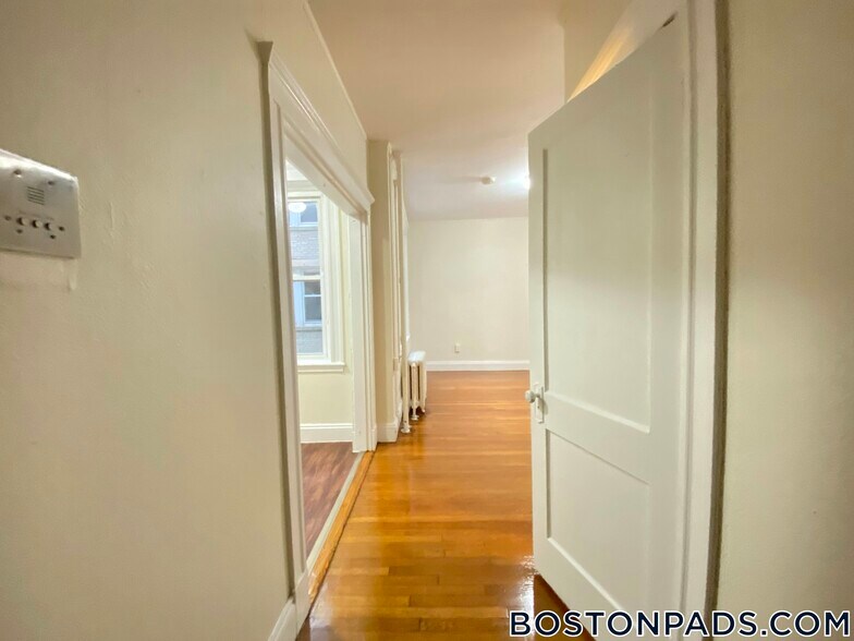 Building Photo - 1167 Boylston St