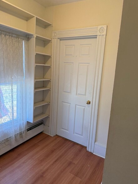 Building Photo - 298 Main St