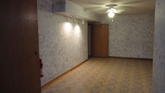 Building Photo - 4230 Highland Ave
