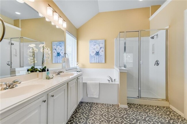 Building Photo - 1309 Bull Horn Loop