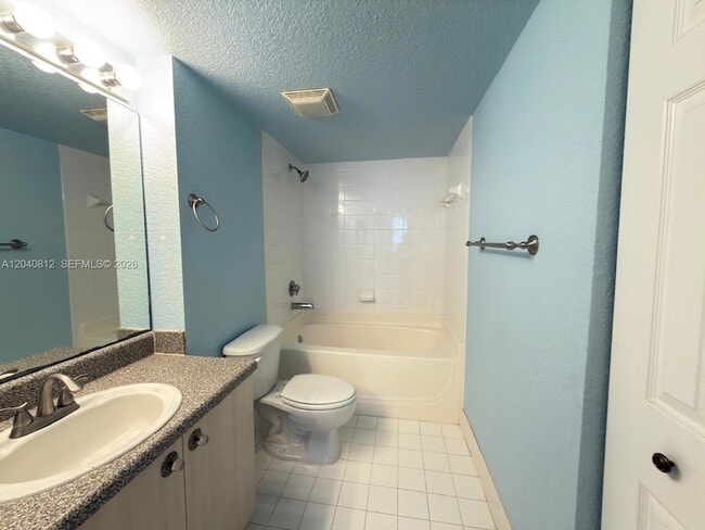 Building Photo - 1801 N Flagler Dr