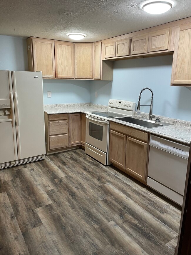 Building Photo - 1133 Bingham Ave