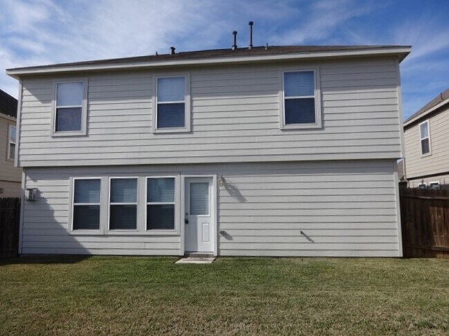 Building Photo - 16727 Foursquare Dr