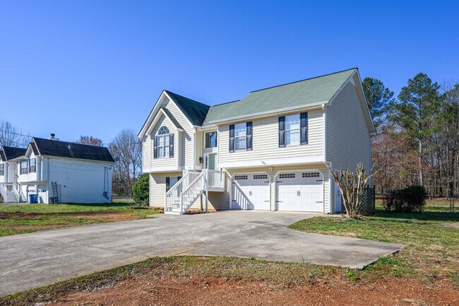 Building Photo - 126 Manning Mill Rd