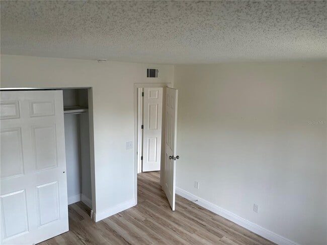 Building Photo - 9218 Tudor Dr