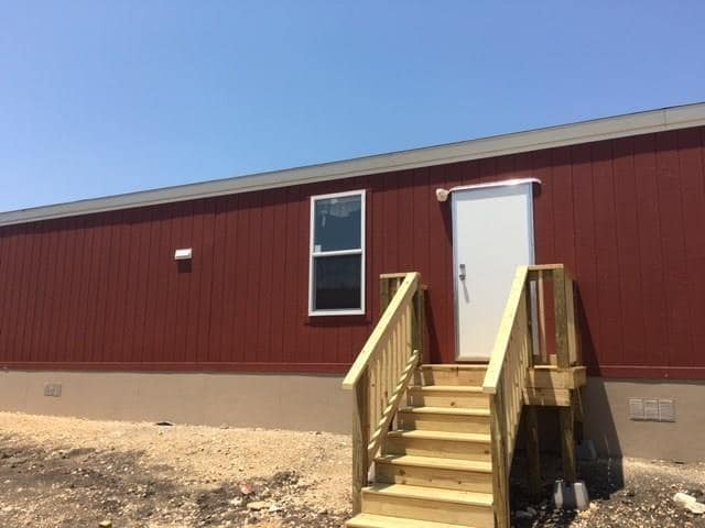 Building Photo - 112 FM 972