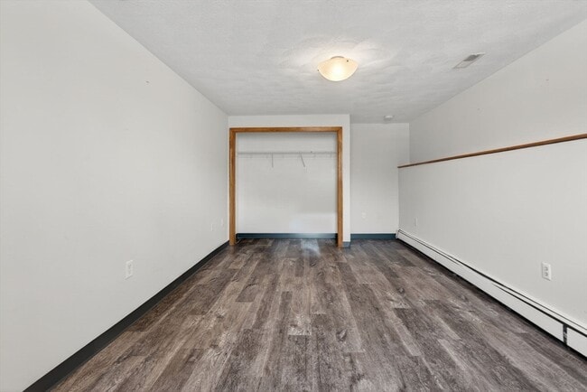 Building Photo - 23 Cady St