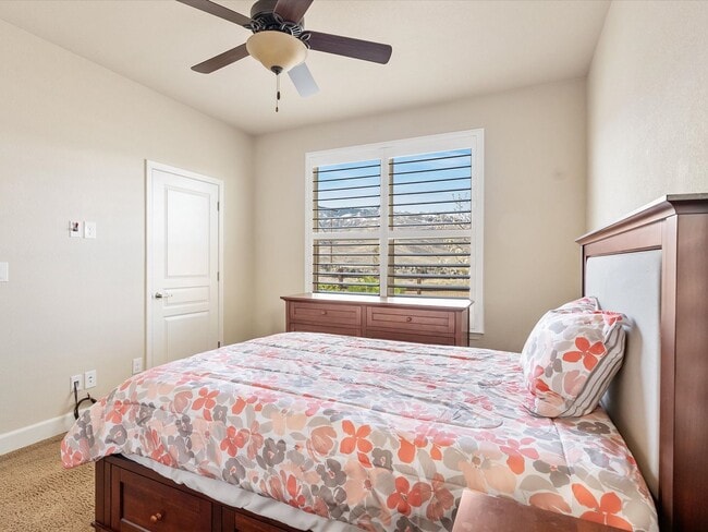 Building Photo - Located in the Exclusive Somersett Regency...