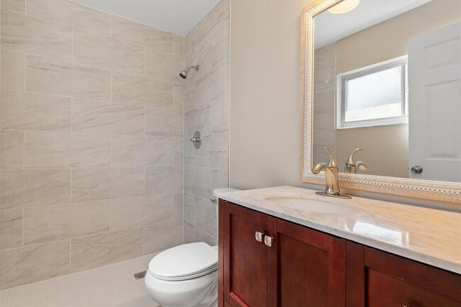 Building Photo - 18019 Avonsdale Cir