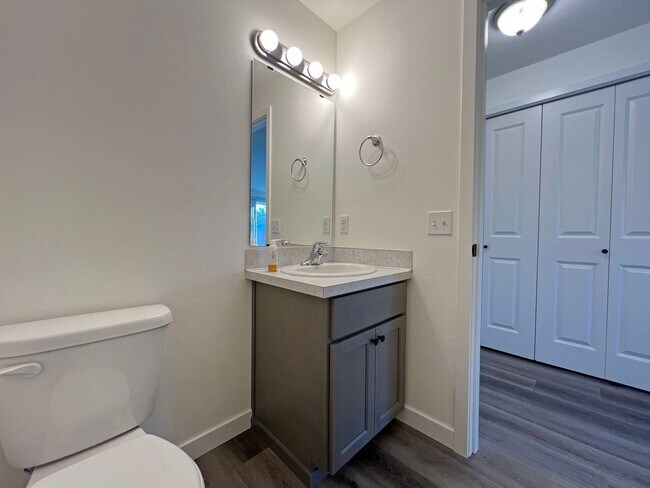 Building Photo - 16241-16243 Curry Ct SE