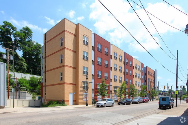 Building Photo - The Avenue Apartments