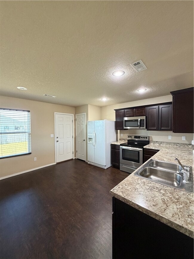 Building Photo - 817 NW 67th Ave