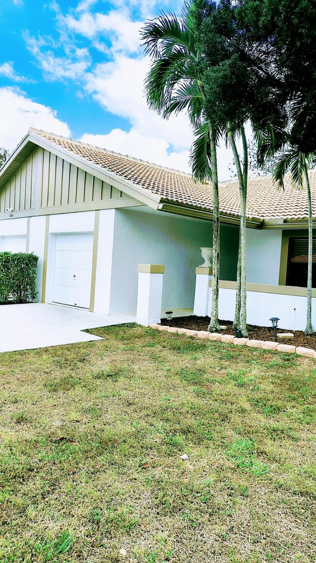 Building Photo - 1170 Staghorn St