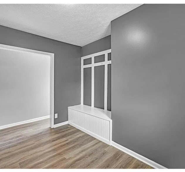 Building Photo - 204 Grove Ave