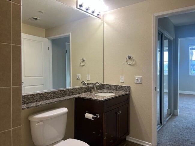 Building Photo - Spacious 2 Bedroom Avenue One Home, Available Now!