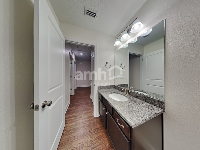 Building Photo - 6609 Hidden Rose Pl