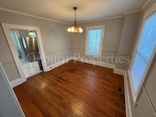 Building Photo - 114 S Sunset Dr