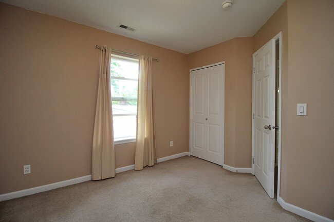 Building Photo - 16255 SE Blooming Ln
