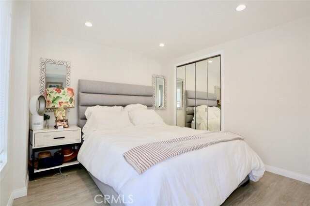 Building Photo - 662 S Coast Hwy