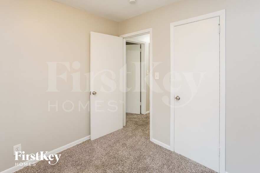 Building Photo - 6900 E 85th Terrace