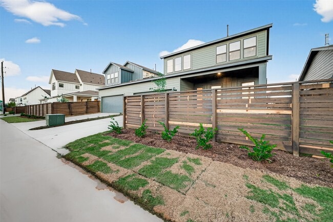 Building Photo - 1111 Mercantile St