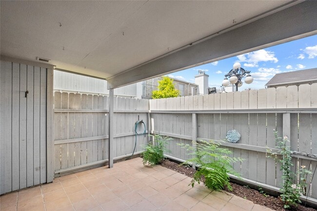 Building Photo - 8787 Brae Acres Rd