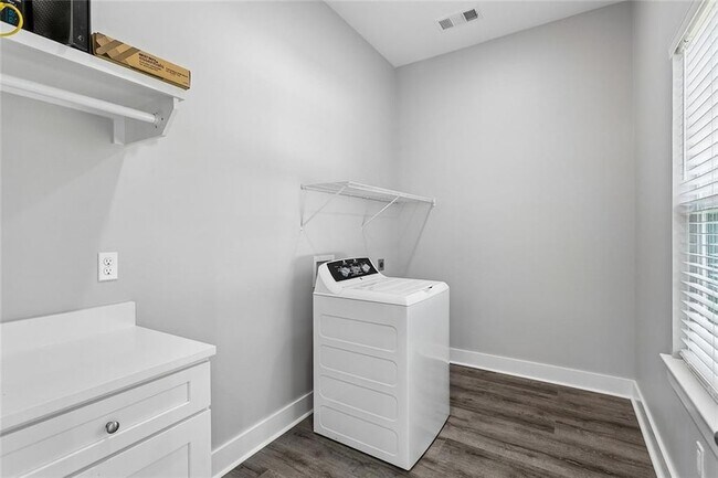 Building Photo - 60407 Vermillion Dr