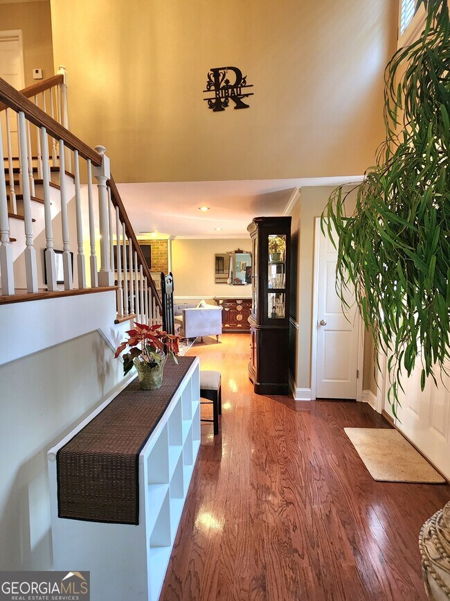 Building Photo - 180 Sycamore Bend